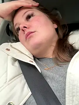 Snapshot of BootyLola chatting on November 28, 8:39 am BootyLola online show from November 28, 8:39 am