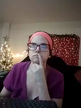 Snapshot of JessaBella chatting on December 9, 3:00 pm JessaBella online show from December 9, 3:00 pm