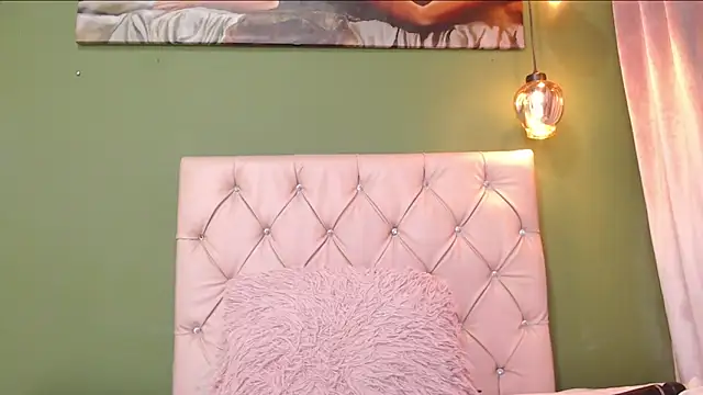 Snapshot of Tinna_Flirt chatting on March 9, 4:38 am Tinna Flirt online show from March 9, 4:38 am