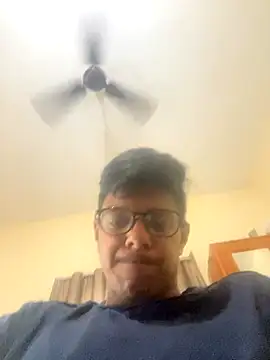 Snapshot of pavanboy chatting on November 26, 4:24 am pavanboy online show from November 26, 4:24 am