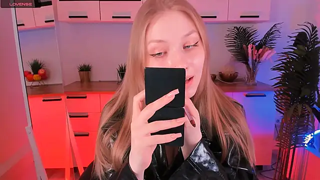 DakotaMabs online show from April 11, 11:36 am