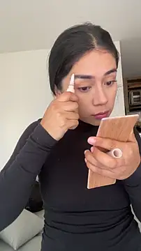 Snapshot of aimi_art1 chatting on December 22, 9:12 pm aimi art1 online show from December 22, 9:12 pm