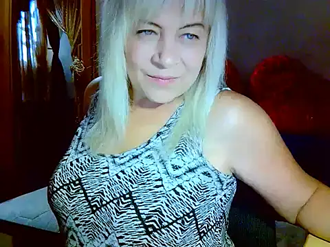 Snapshot of AgoniA7 chatting on September 13, 4:12 am AgoniA7 online show from September 13, 4:12 am