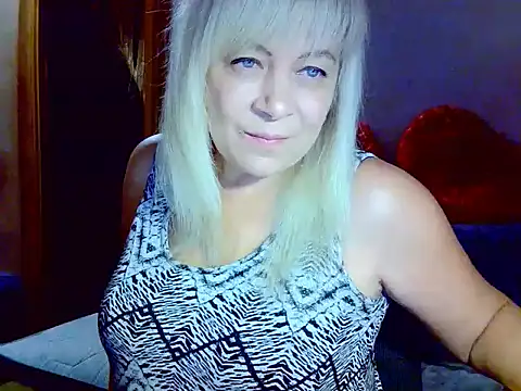 Snapshot of AgoniA7 chatting on October 8, 3:37 am AgoniA7 online show from October 8, 3:37 am