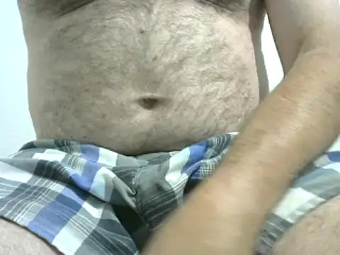 Snapshot of 1chatter3 chatting on December 5, 4:34 pm 1chatter3 online show from December 5, 4:34 pm