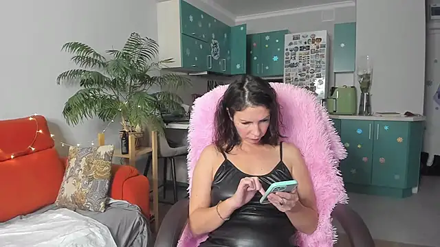 ChristinaGlory online show from December 30, 7:37 am