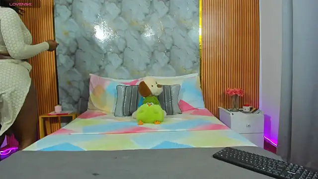 Angeluzii online show from December 18, 4:46 pm