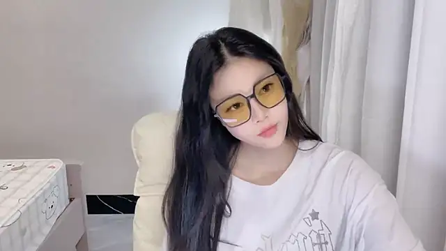 Snapshot of CNchengcheng chatting on October 4, 10:13 am CNchengcheng online show from October 4, 10:13 am