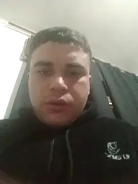 E f online show from October 12, 11:20 am