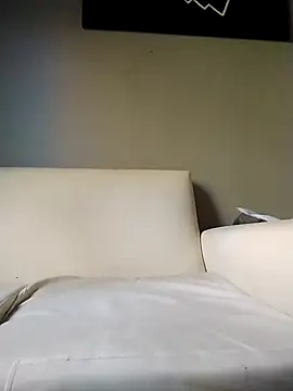 E f online show from October 16, 11:22 am