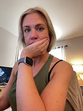 Kay Cakes online show from February 4, 8:06 pm