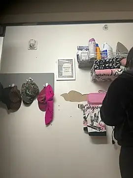 Jade Cartier online show from January 10, 8:10 pm