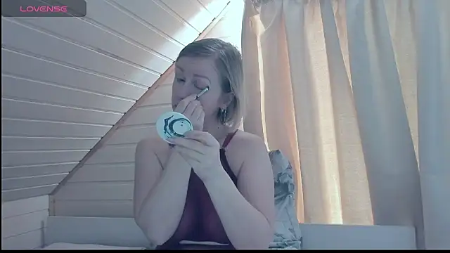 Snapshot of I_AM_MILF chatting on February 5, 7:50 am I AM MILF online show from February 5, 7:50 am