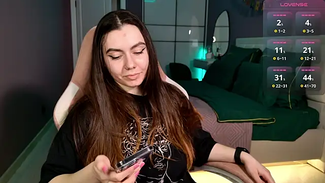 Foxohlove online show from March 9, 6:43 pm