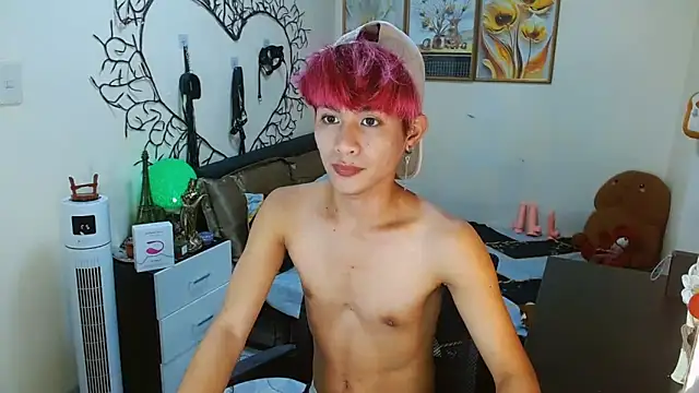 WildestTwink online show from September 29, 6:02 pm