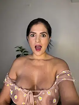 Snapshot of Carolina_Novoa chatting on December 15, 8:47 pm Carolina Novoa online show from December 15, 8:47 pm