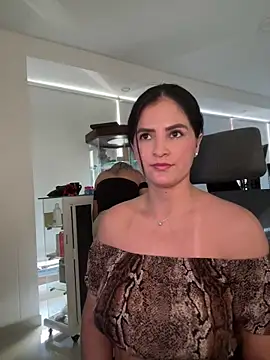 Snapshot of Carolina_Novoa chatting on January 16, 10:23 pm Carolina Novoa online show from January 16, 10:23 pm