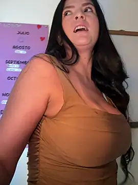 Snapshot of Carolina_Novoa chatting on February 6, 9:38 pm Carolina Novoa online show from February 6, 9:38 pm