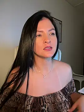 Snapshot of Carolina_Novoa chatting on February 16, 2:20 am Carolina Novoa online show from February 16, 2:20 am