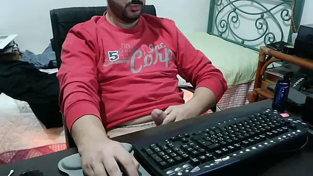 Snapshot of Italian_dark_desire chatting on December 5, 4:25 pm Italian dark desire online show from December 5, 4:25 pm