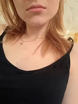 Snapshot of YogisticJuli666 chatting on November 20, 3:50 am YogisticJuli666 online show from November 20, 3:50 am