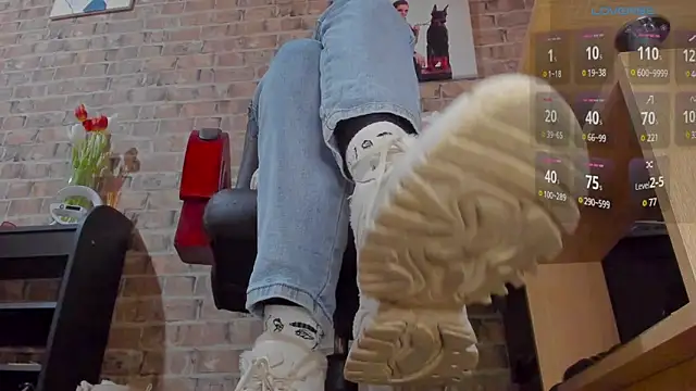 MrsVenus online show from March 13, 1:40 pm