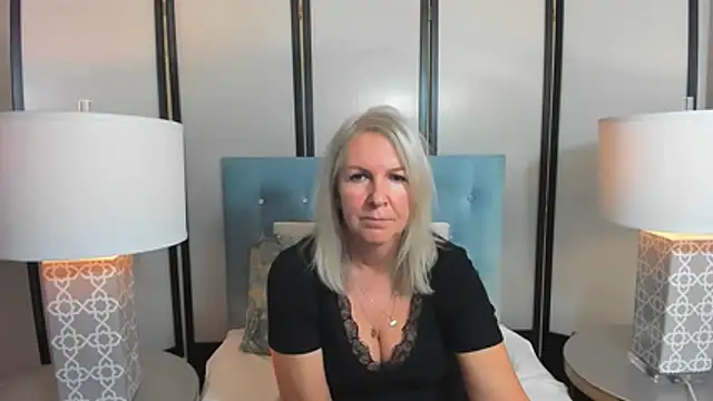 Snapshot of EricaTop chatting on November 3, 4:52 pm EricaTop online show from November 3, 4:52 pm