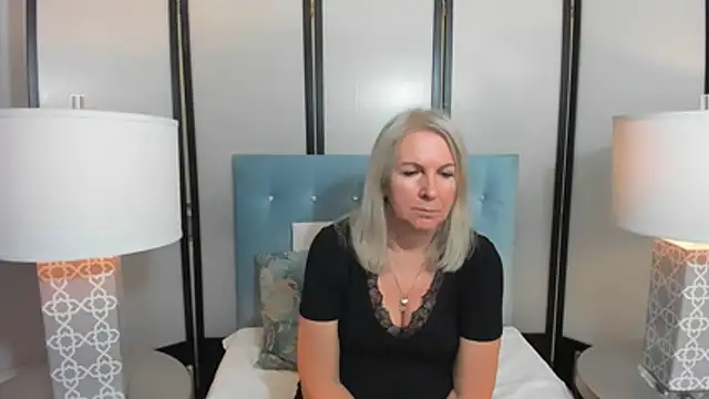 Snapshot of EricaTop chatting on November 10, 5:23 pm EricaTop online show from November 10, 5:23 pm