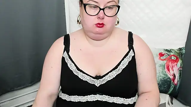 Snapshot of dirtyBonnie chatting on December 19, 6:12 am dirtyBonnie online show from December 19, 6:12 am