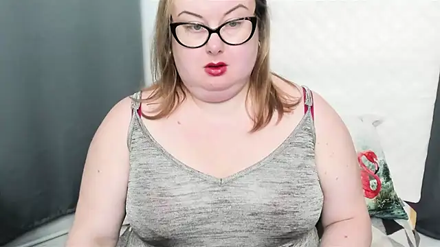 Snapshot of dirtyBonnie chatting on December 23, 9:05 am dirtyBonnie online show from December 23, 9:05 am