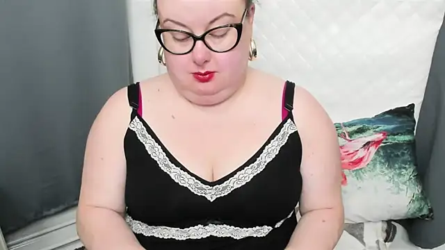 Snapshot of dirtyBonnie chatting on January 1, 5:54 am dirtyBonnie online show from January 1, 5:54 am