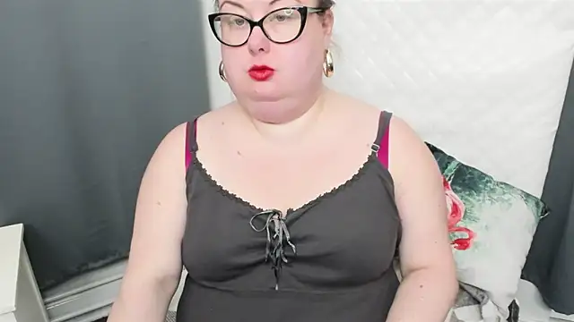 Snapshot of dirtyBonnie chatting on January 5, 1:15 pm dirtyBonnie online show from January 5, 1:15 pm