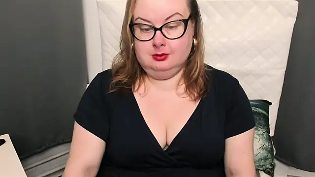 Snapshot of dirtyBonnie chatting on January 25, 4:56 am dirtyBonnie online show from January 25, 4:56 am