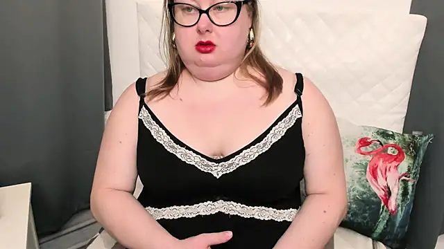 Snapshot of dirtyBonnie chatting on February 3, 7:51 am dirtyBonnie online show from February 3, 7:51 am