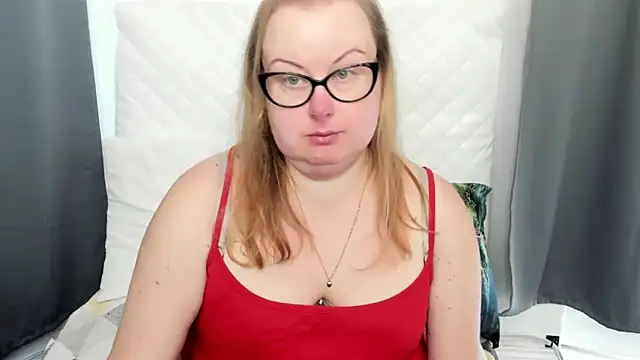 Snapshot of dirtyBonnie chatting on October 16, 10:16 am dirtyBonnie online show from October 16, 10:16 am