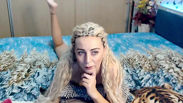 Snapshot of MirabelaSweet chatting on March 17, 6:40 am MirabelaSweet online show from March 17, 6:40 am