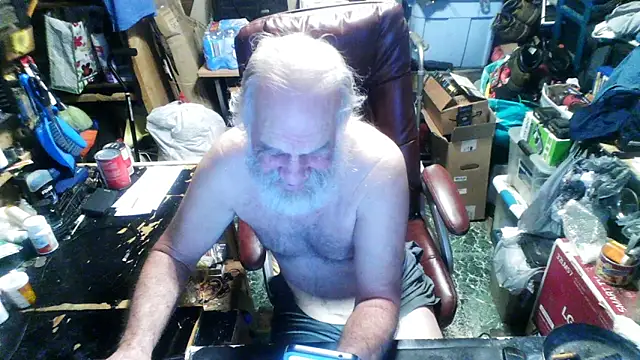 russtee online show from December 18, 11:22 pm