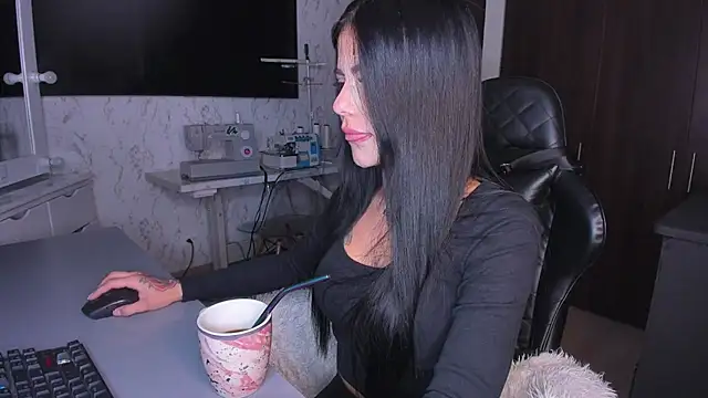 Snapshot of Lisegg_ chatting on December 22, 11:22 am Lisegg online show from December 22, 11:22 am