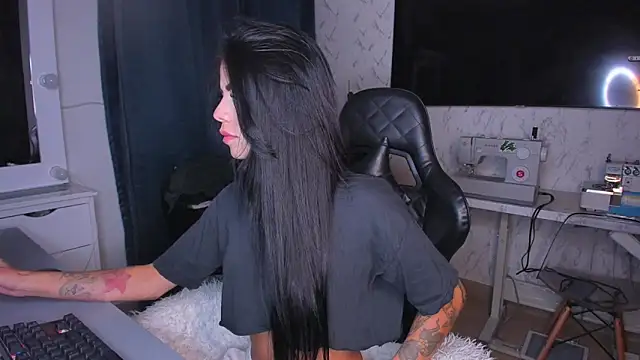 Snapshot of Lisegg_ chatting on February 5, 4:58 pm Lisegg online show from February 5, 4:58 pm
