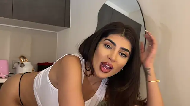 ArabicBarbie online show from April 19, 9:06 pm