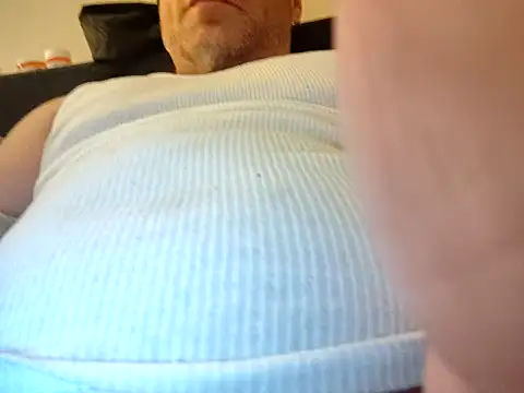 Snapshot of lilpervt chatting on November 4, 8:24 am lilpervt online show from November 4, 8:24 am