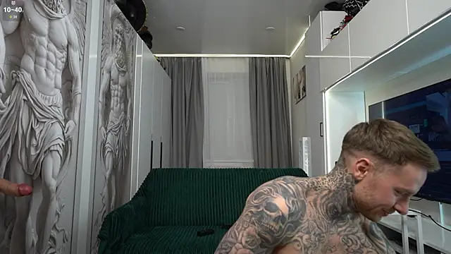 Snapshot of NickHOWLEN chatting on November 23, 3:01 pm NickHOWLEN online show from November 23, 3:01 pm