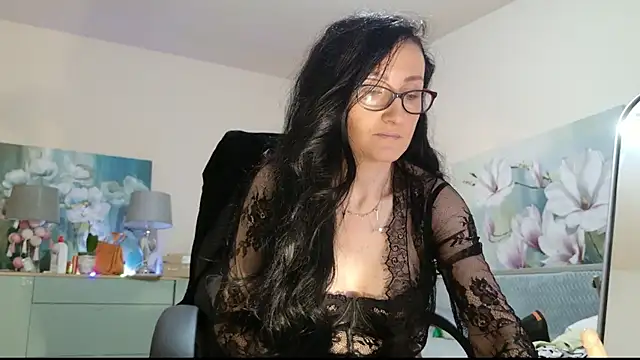 Snapshot of lara_heaven chatting on October 20, 6:03 am lara heaven online show from October 20, 6:03 am