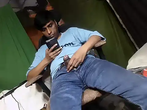 Snapshot of desiboy1101 chatting on November 2, 6:05 am desiboy1101 online show from November 2, 6:05 am