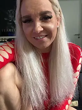 Snapshot of MIA-XXX chatting on September 17, 1:35 pm MIA-XXX online show from September 17, 1:35 pm