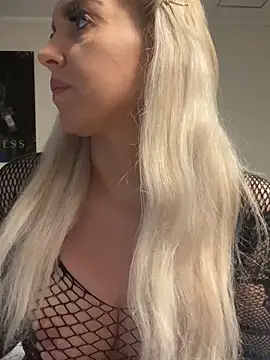 Snapshot of MIA-XXX chatting on October 9, 1:58 am MIA-XXX online show from October 9, 1:58 am