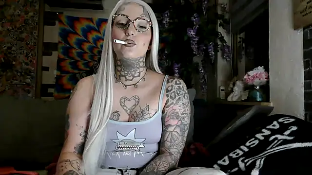 RoxxyInk online show from September 28, 10:15 pm