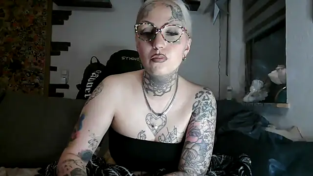 RoxxyInk online show from April 26, 11:24 pm