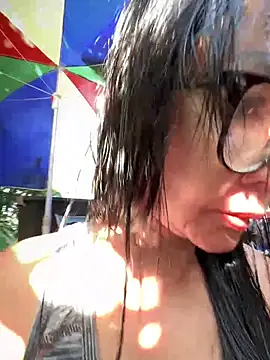 sweetieme online show from October 31, 12:00 am