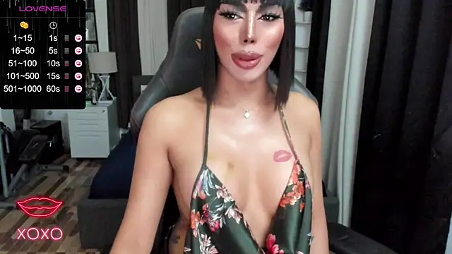 Snapshot of Forever_MissCandace chatting on January 30, 7:37 pm Forever MissCandace online show from January 30, 7:37 pm
